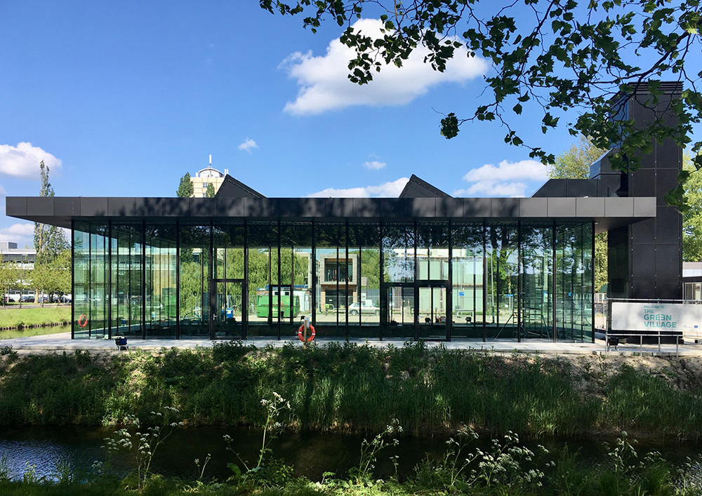 2020 08 03 Innovation CoCreation Centre pavilion fully supported on glass 